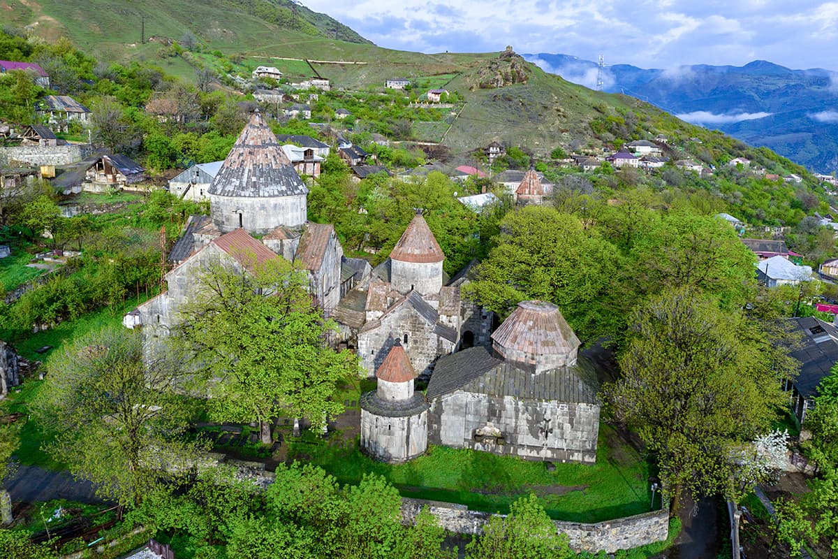 جولة أرمينيا إلى دير أختالا ومجمع Sanahin و Alaverdi و Haghpat