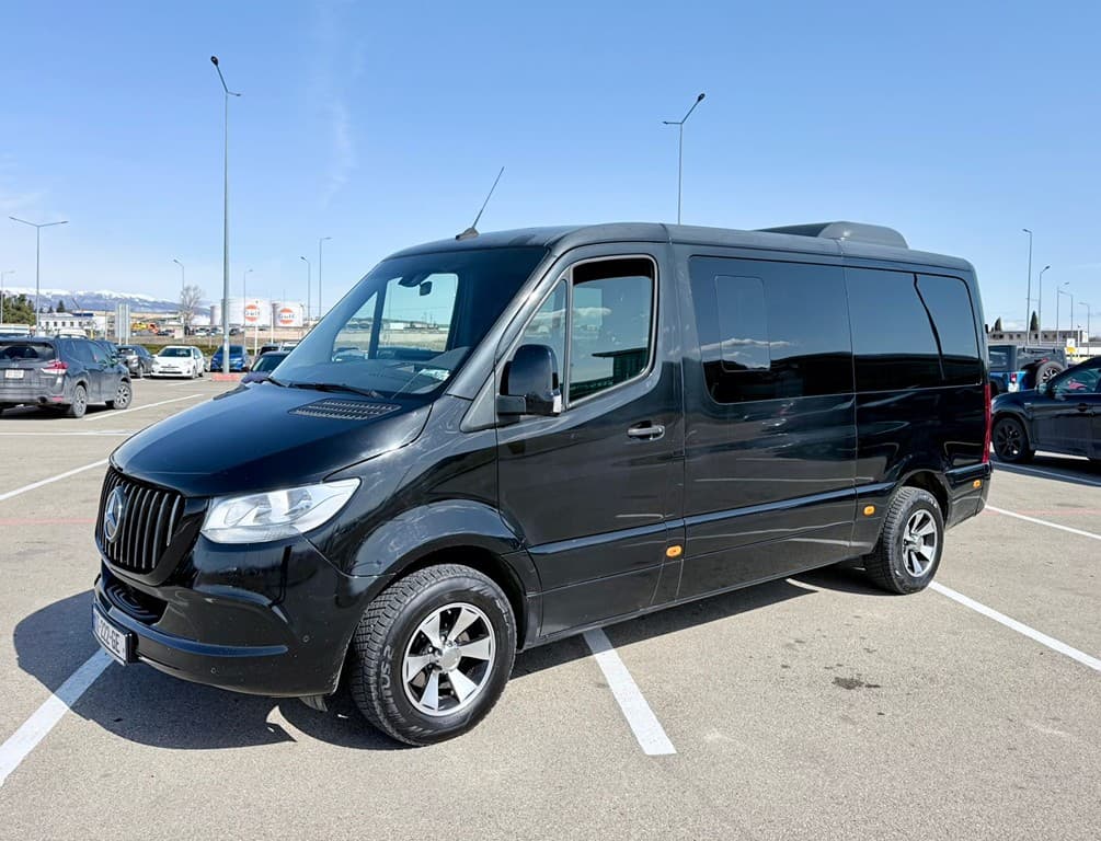  Mercedes-Benz Sprinter luxury van