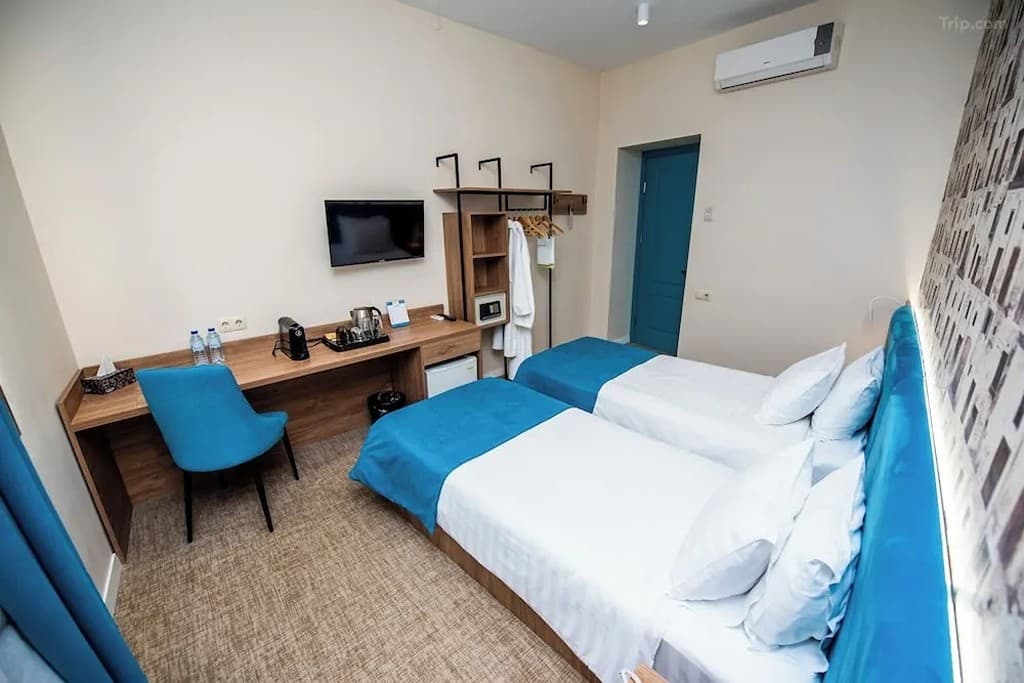 1758279348693-rewrwrr