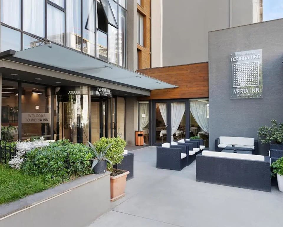 1758279440146-b126f83e4b3a3aa2