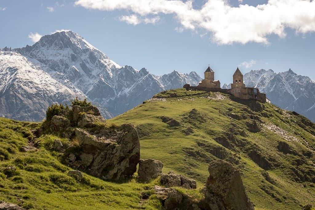 Kazbegi Day Trip from Tbilisi 2025: Ultimate Guide & What to Expect