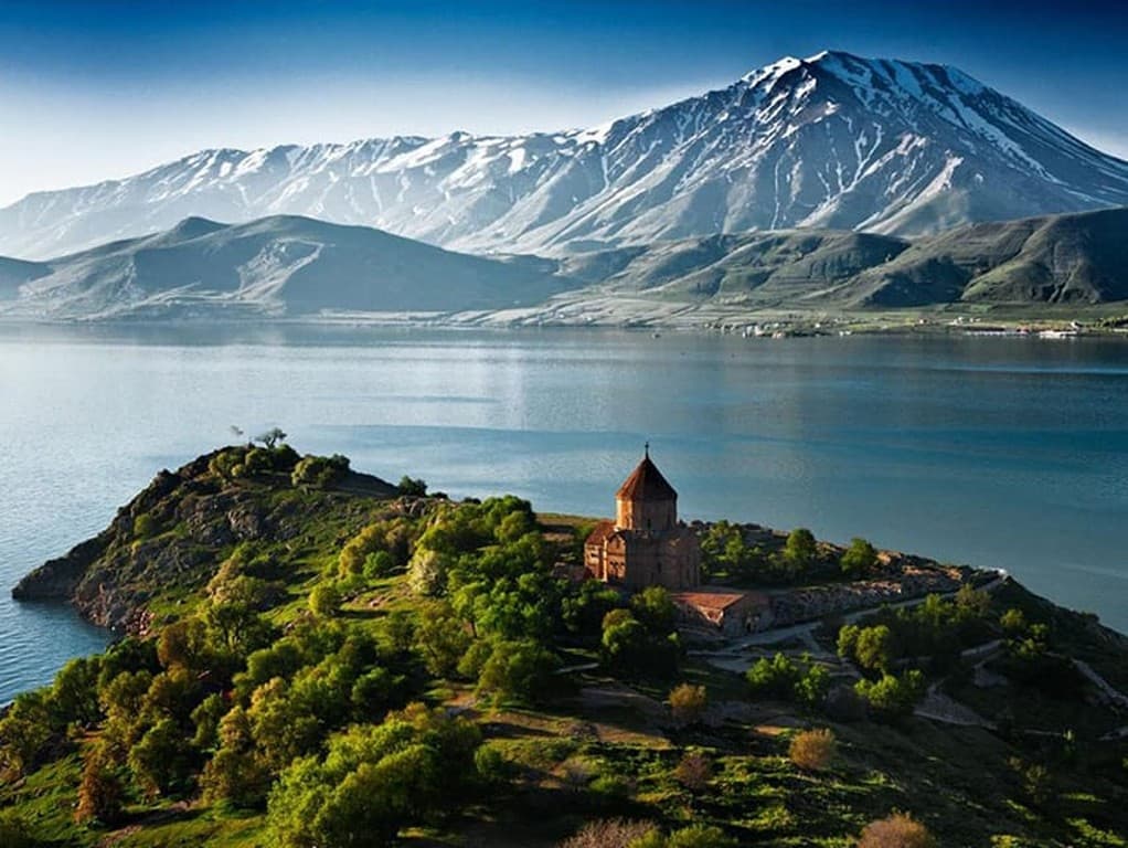 "Armenia Heritage Tour: Private 1-3 Person Journey to Akhtala, Sanahin, Alaverdi, and Haghpat"