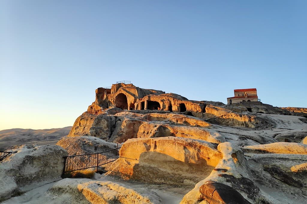 The Cave Cities of Georgia: Uplistsikhe vs. Vardzia