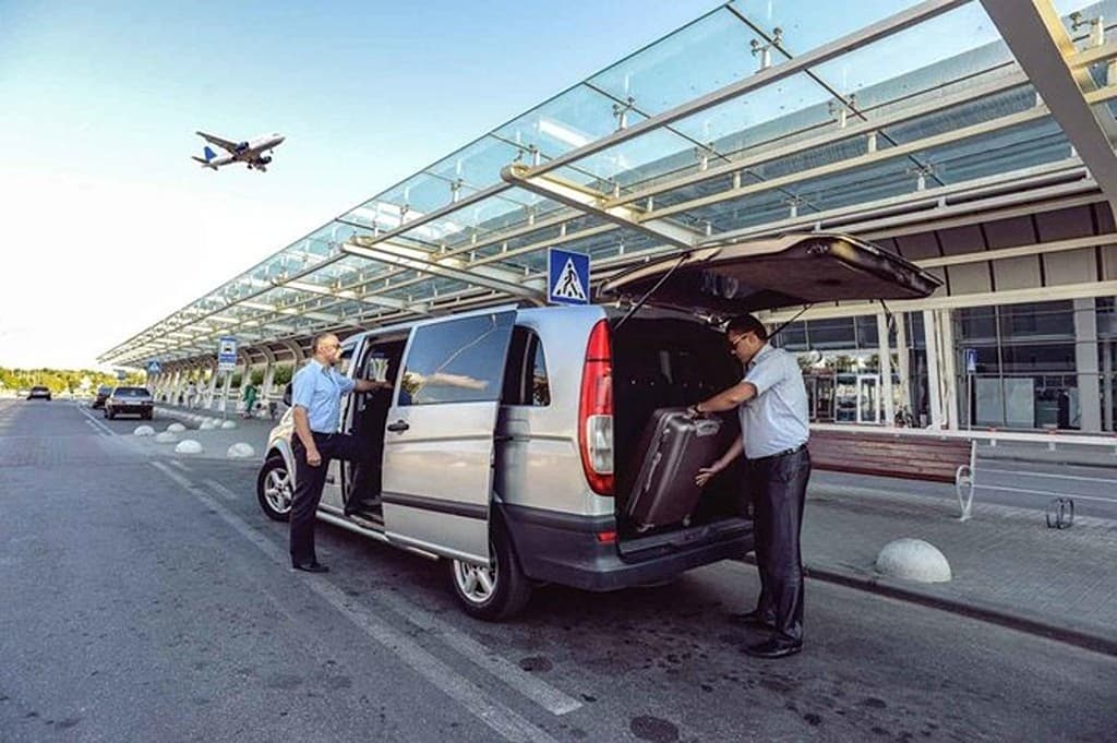 Airport Tranfer by MiniVan to any location inside Tbilisi up to 5 people