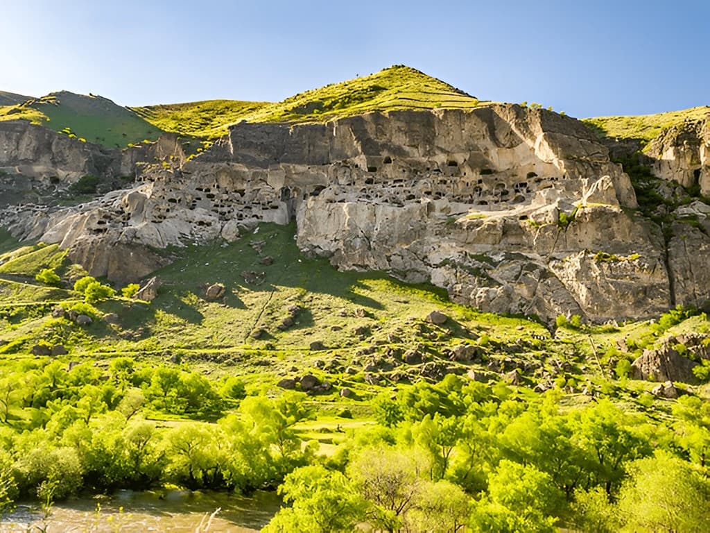 1775718322621-steptodowncom147566