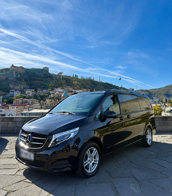 Mercedes-Benz V-Class / Vito luxury minivan